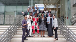 Photo de groupe pendant la formation en planification opérationnelle et contrôle de projet et de programme