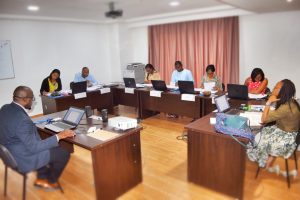 Photo de classe pendant la formation sur les nouvelles dispositions du système comptable OHADA révisé