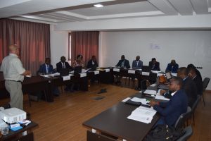 Photo de classe pendant la formation en Gestion axée sur les résultats (GAR) et mesure de la performance